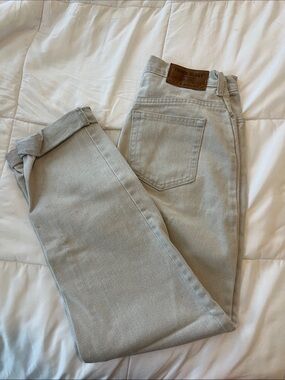 Vintage Faded Glory Light Gray/Bone High-Waisted Mom Jeans